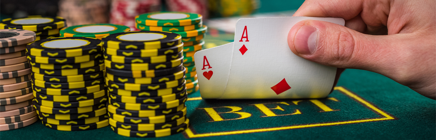 What does Muck, Pair and Split Pot mean in Poker?